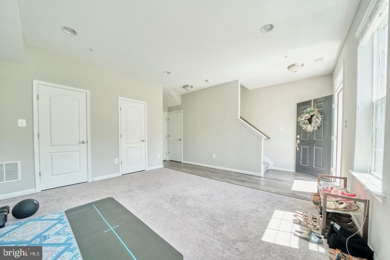 18318 Woodhouse Ln - Photo 5 of 30