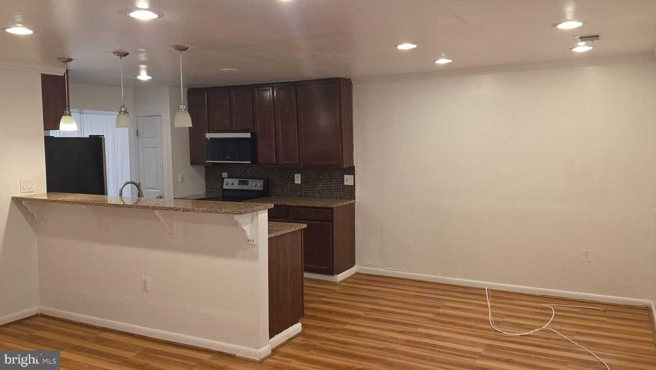7621 Swan Ter - Photo 4 of 9