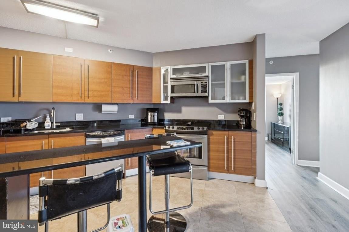 526 Pacific Ave #207 - Photo 3 of 24