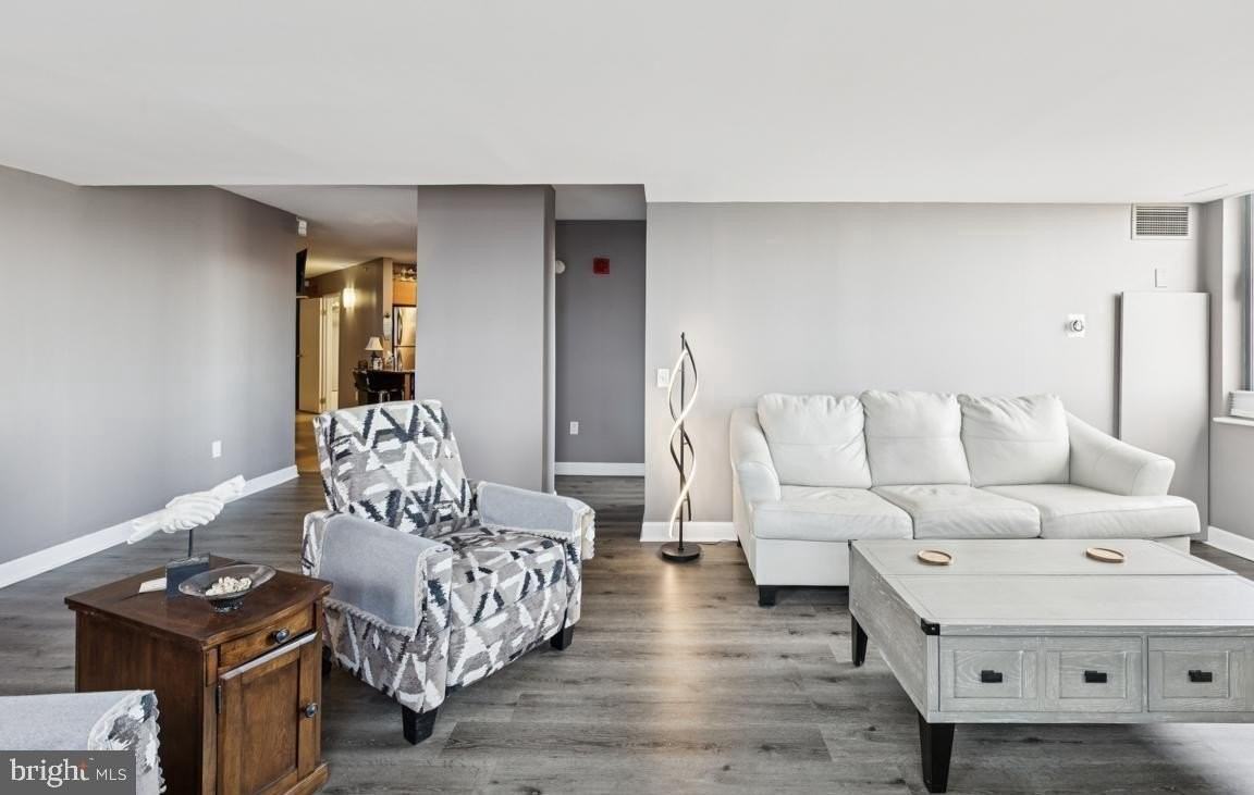 526 Pacific Ave #207 - Photo 7 of 24
