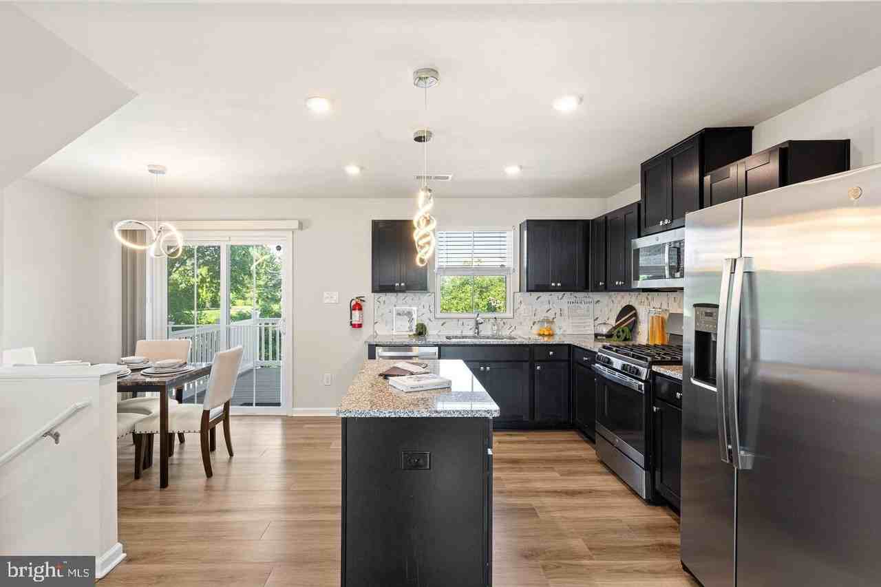 7 F Parsons Blvd - Photo 2 of 34