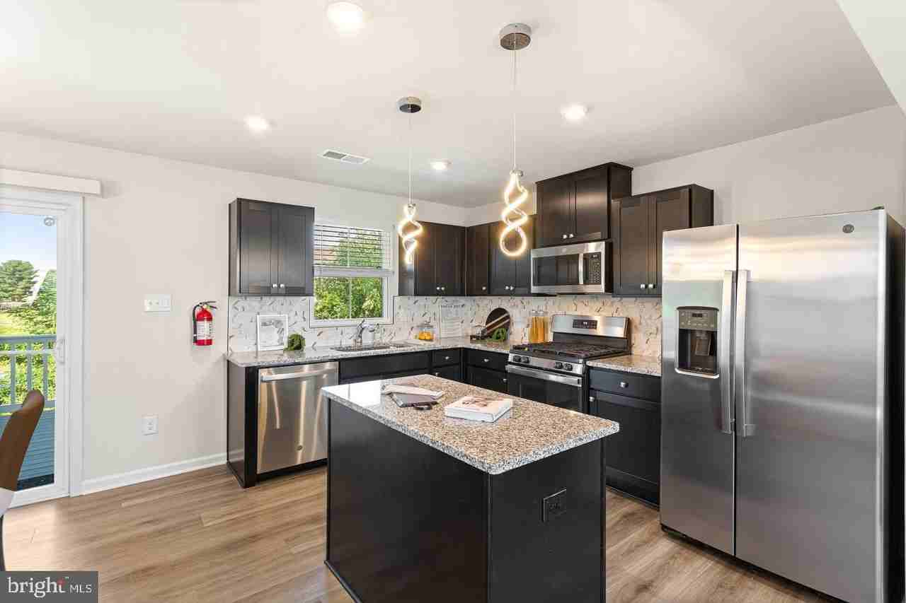 7 F Parsons Blvd - Photo 5 of 34