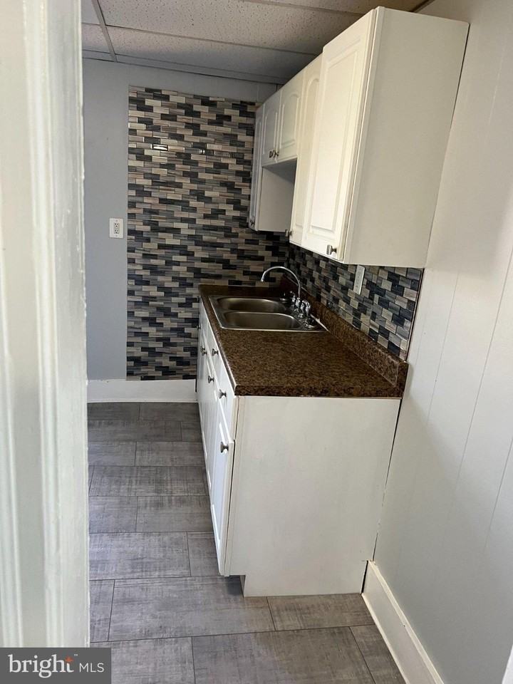 60 High St #3 - Photo 3 of 10