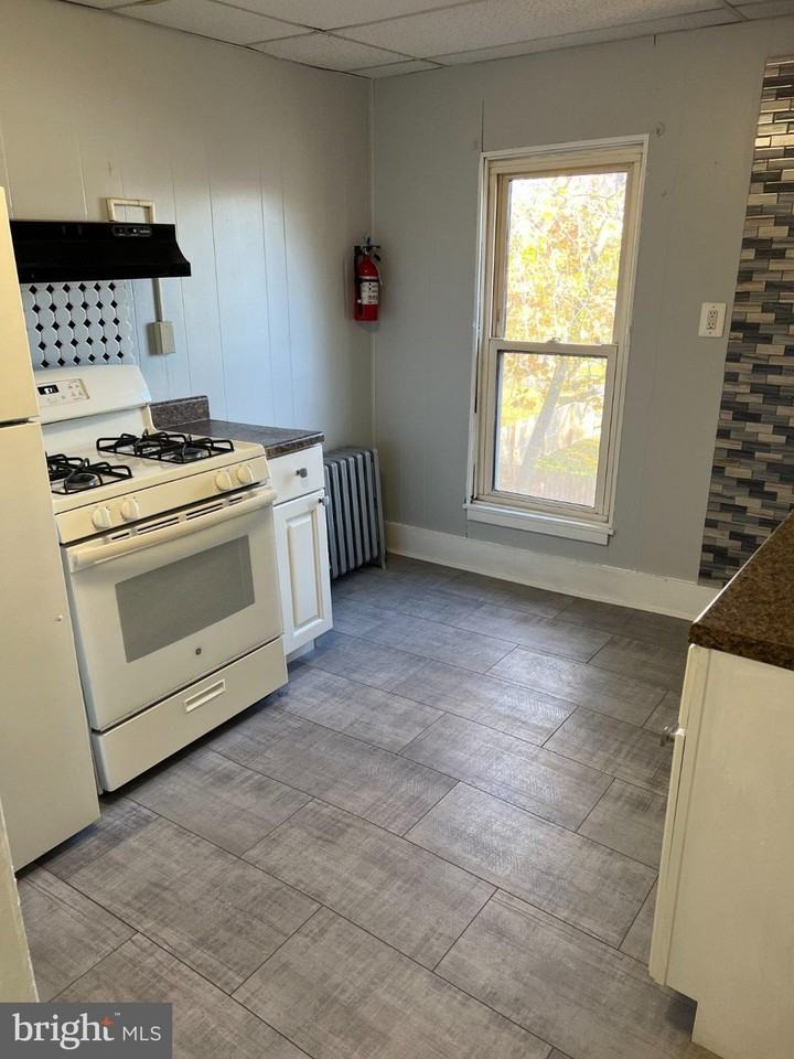 60 High St #3 - Photo 4 of 10