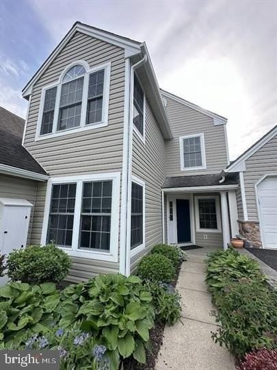 163 Hawthorne Ct - Photo 5 of 36