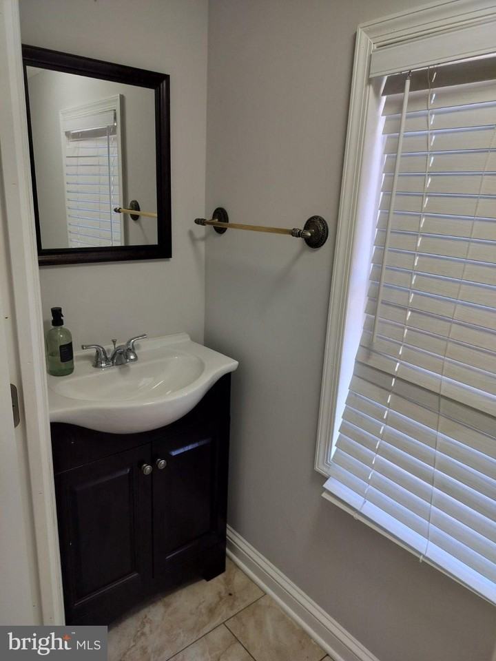 501 W 1st Ave - Photo 4 of 10