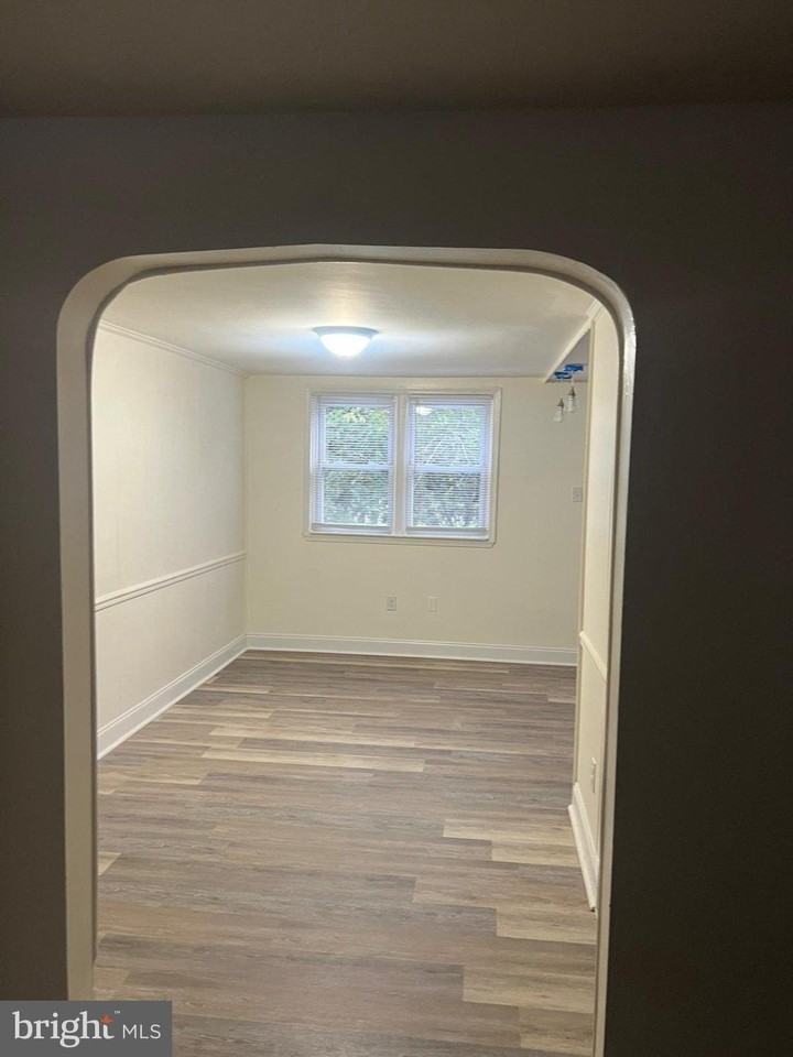319 W 21st St - Photo 2 of 10