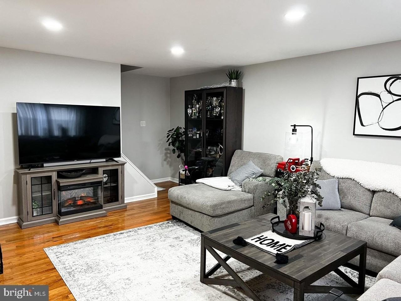 607 Edison Ave #607H - Photo 3 of 15