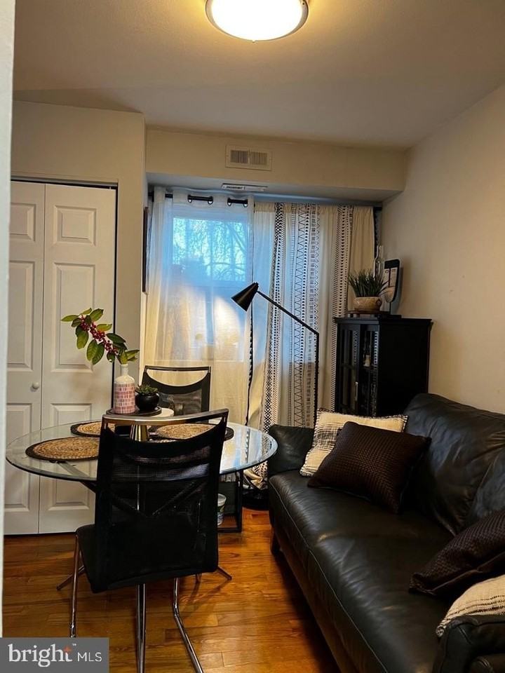 607 Edison Ave #607H - Photo 4 of 15