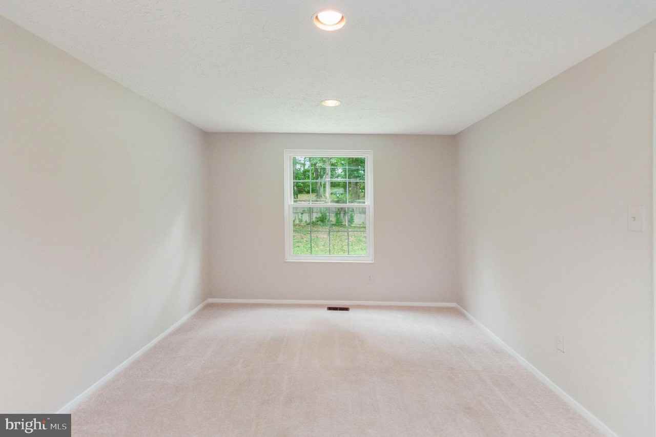 5713 Heming Ave - Photo 5 of 21