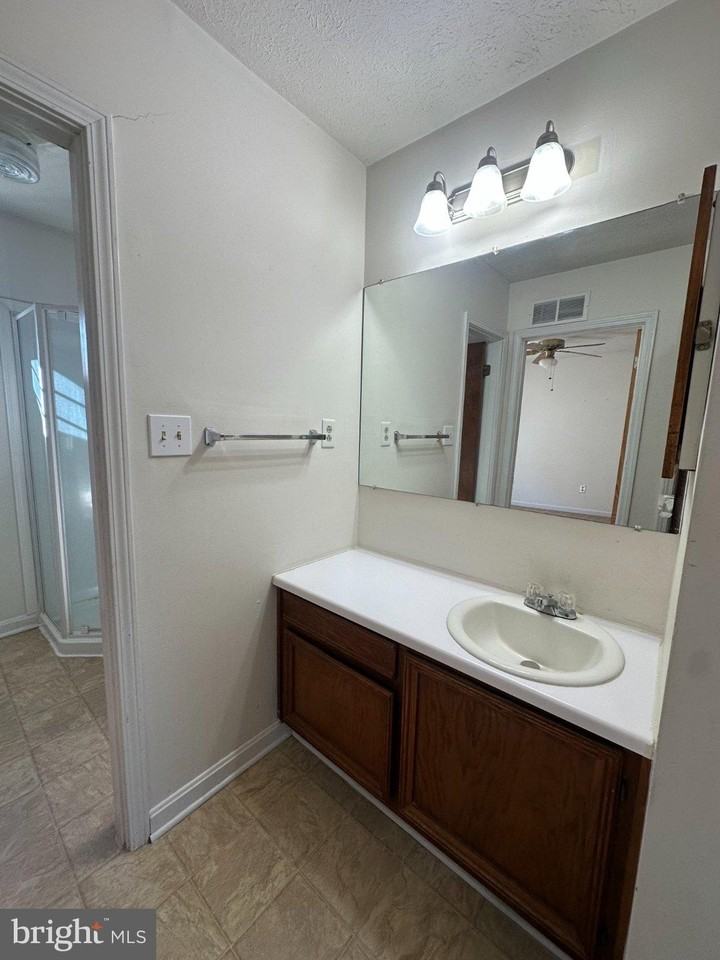 16249 Dahlgren Rd - Photo 5 of 8