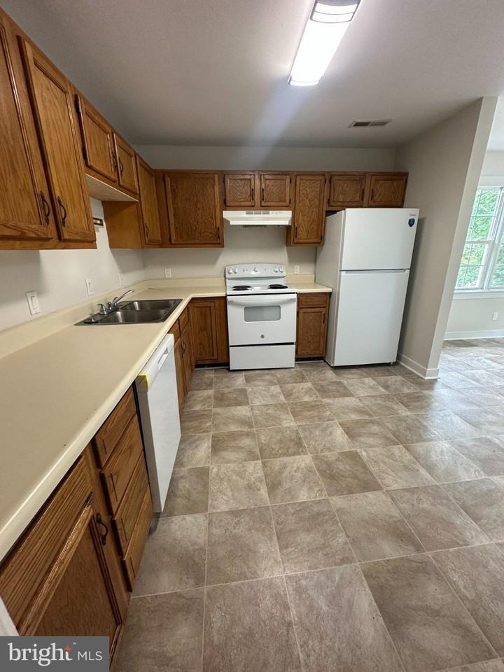 5392 Harbor Ct #100 - Photo 4 of 10