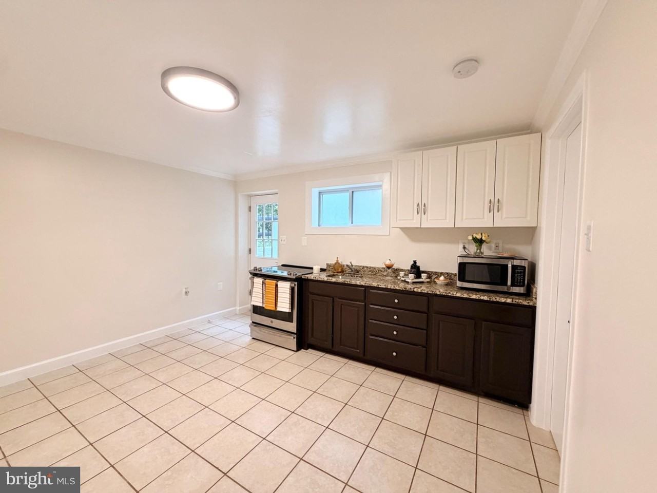 110 Oak View Dr Se - Photo 2 of 8