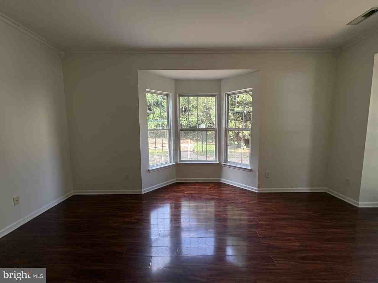 2085 Stargrass Ct - Photo 5 of 23