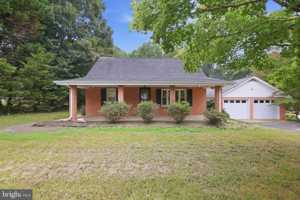 featured image of 21 Snellings Ln