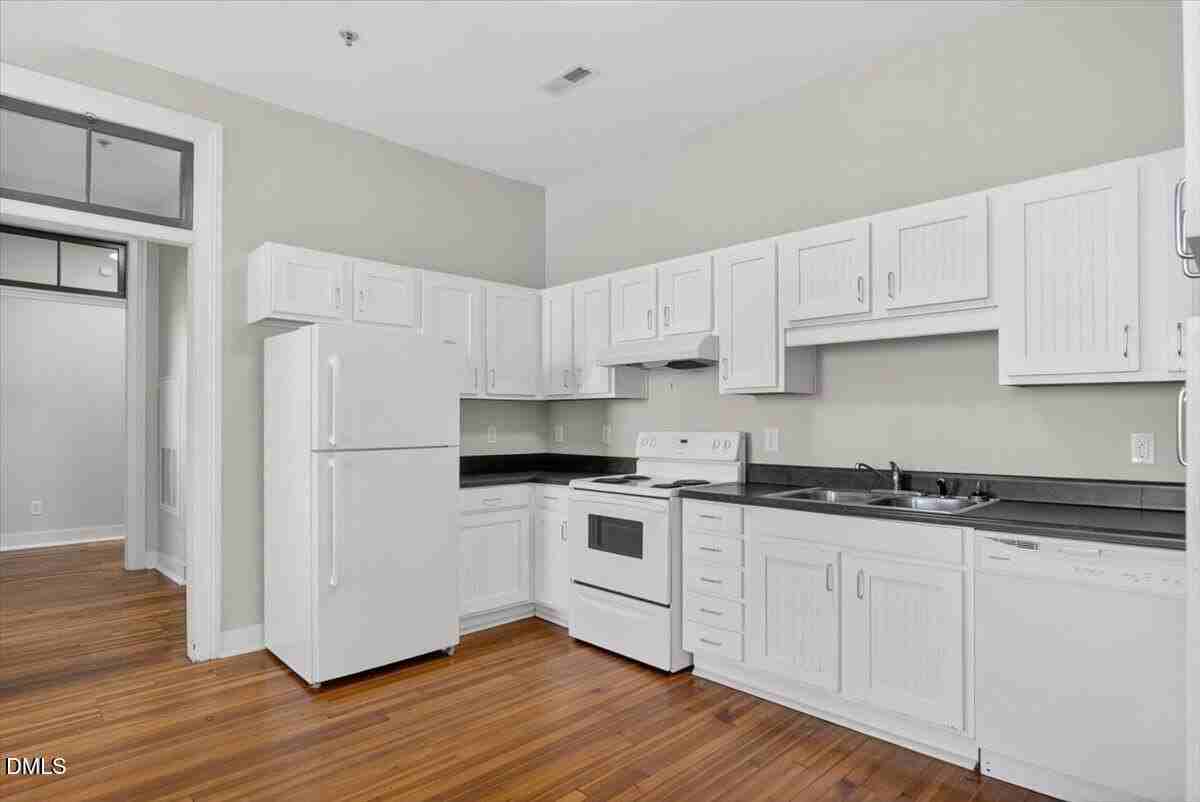 206 S Garnett St #C - Photo 3 of 24