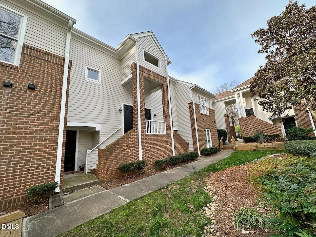 1050 Washington St #201 - Photo 2 of 20