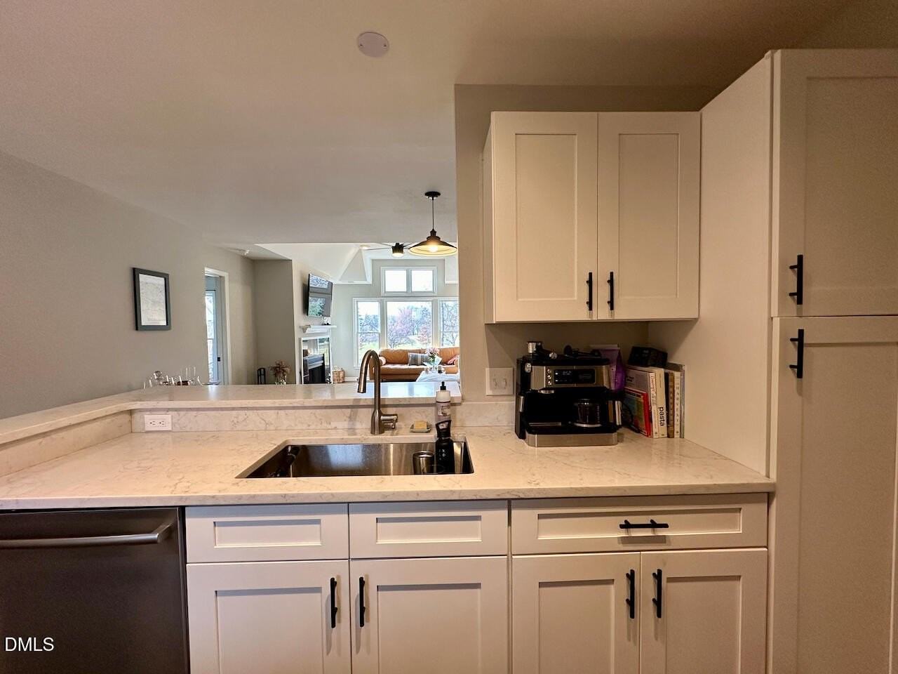 1050 Washington St #201 - Photo 6 of 20