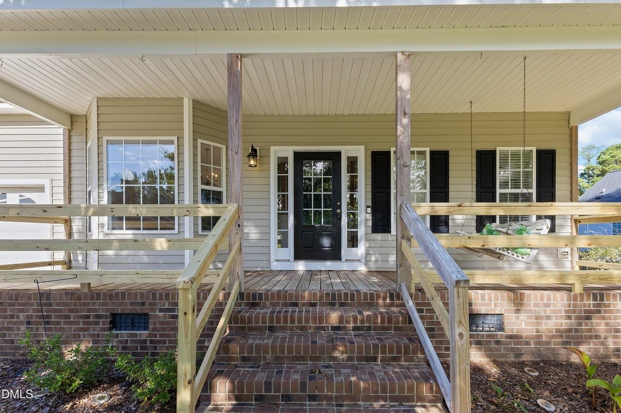 223 Presley Blvd - Photo 7 of 50