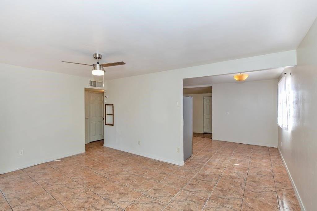 2743 S Mesa Ave - Photo 5 of 21