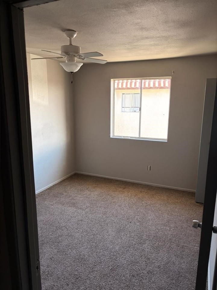 1508 W 9th Pl - Photo 6 of 6
