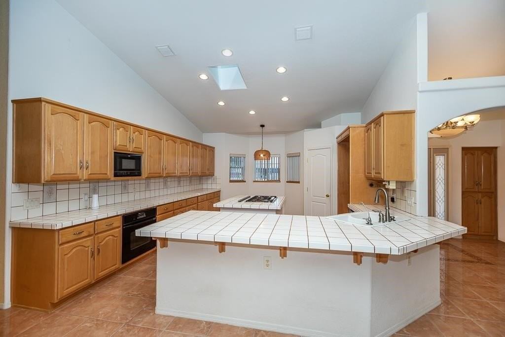 14710 S Blanco Ave - Photo 7 of 27