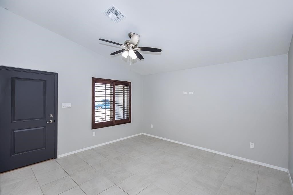 12673 S Prescott Rd - Photo 4 of 22
