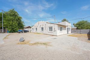 featured image of 943 S 37th Ave #AB
