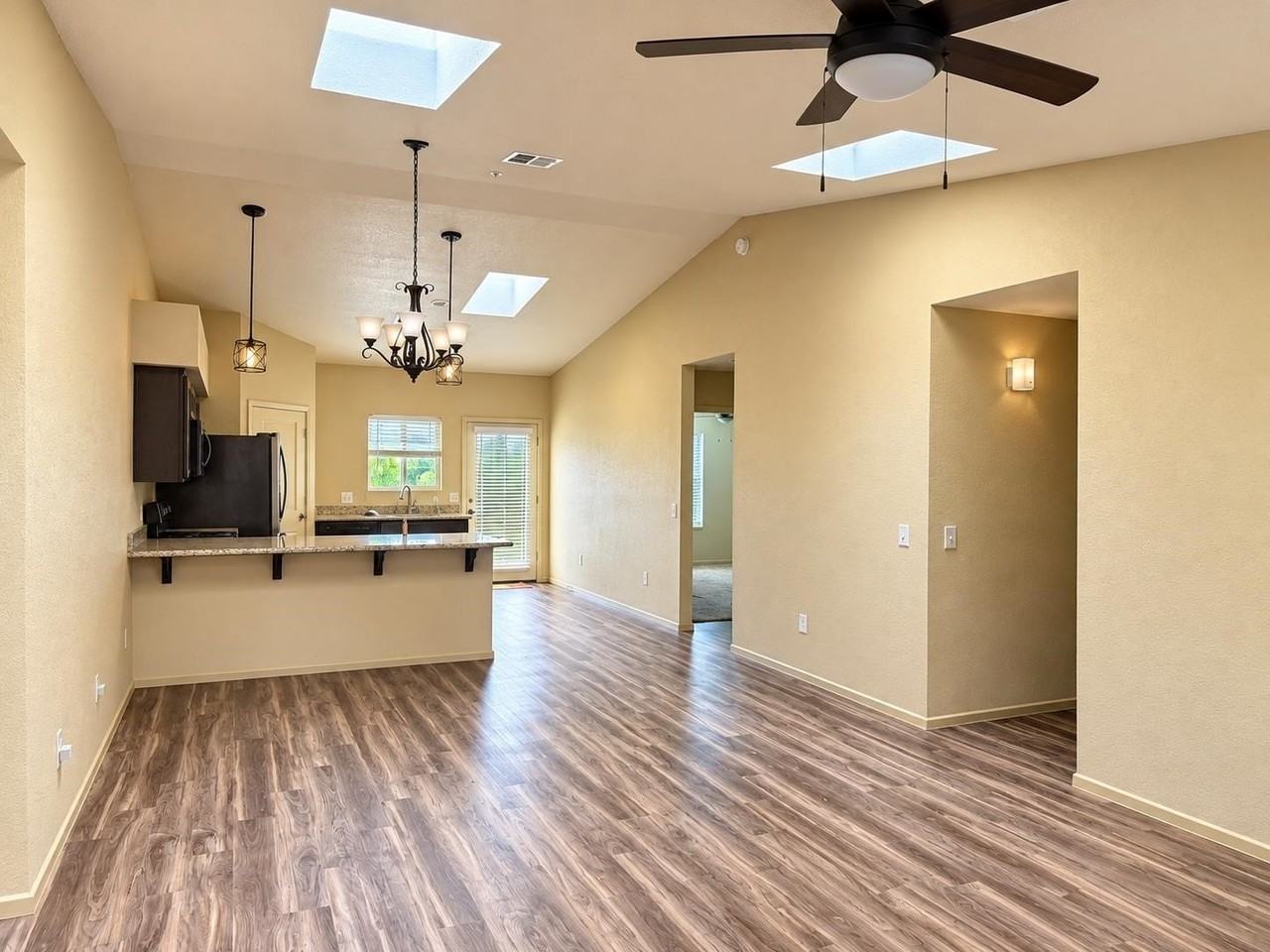 3910 S Brianna Dr - Photo 4 of 19