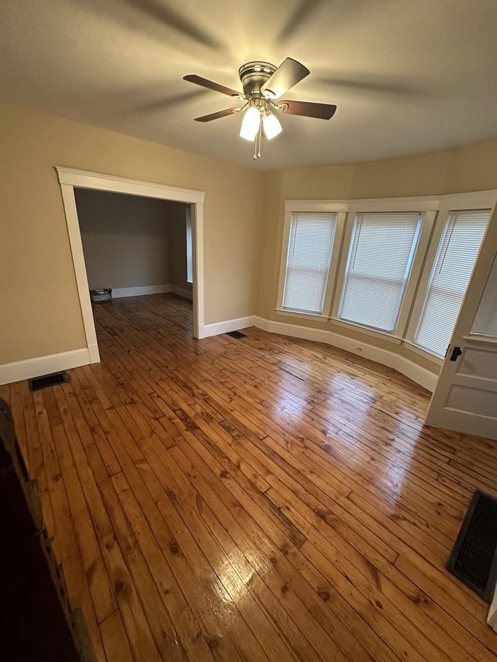 4301 Bridge Avenue - Photo 5 of 36