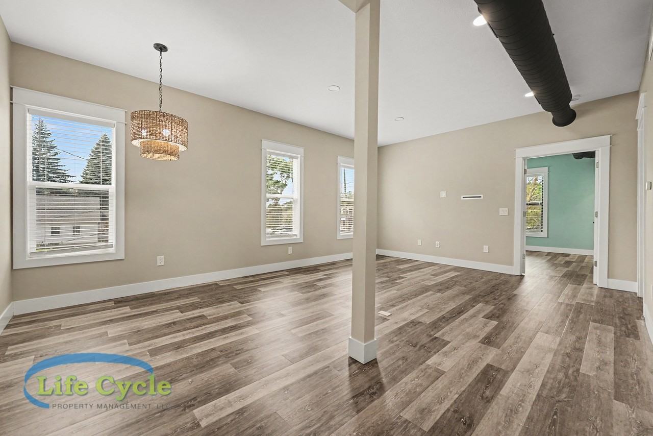 900 Michigan Street Northeast - Photo 2 of 19