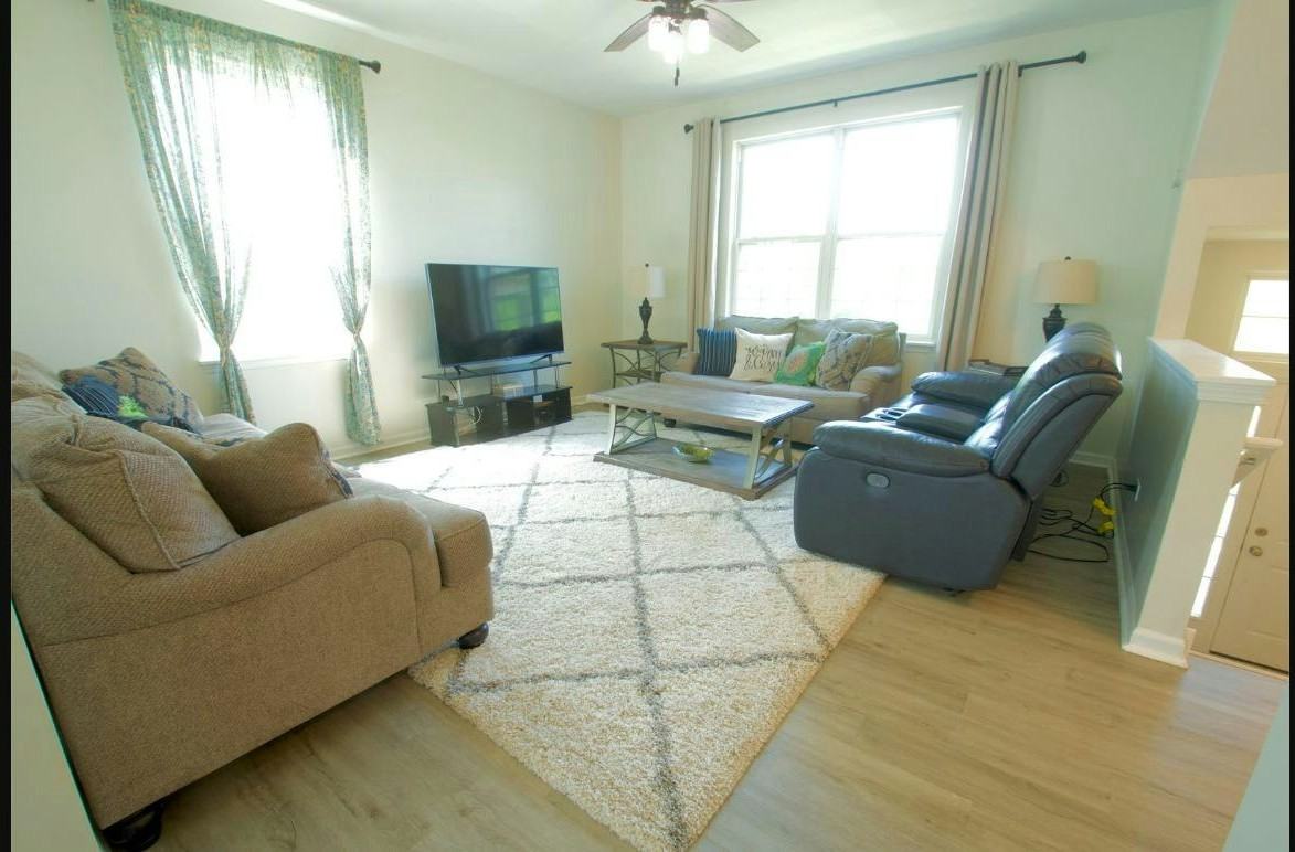 3128 Valley Falls Street - Photo 2 of 14
