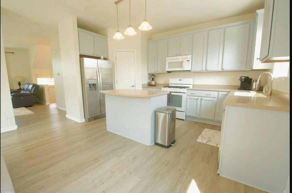 3128 Valley Falls Street - Photo 3 of 14