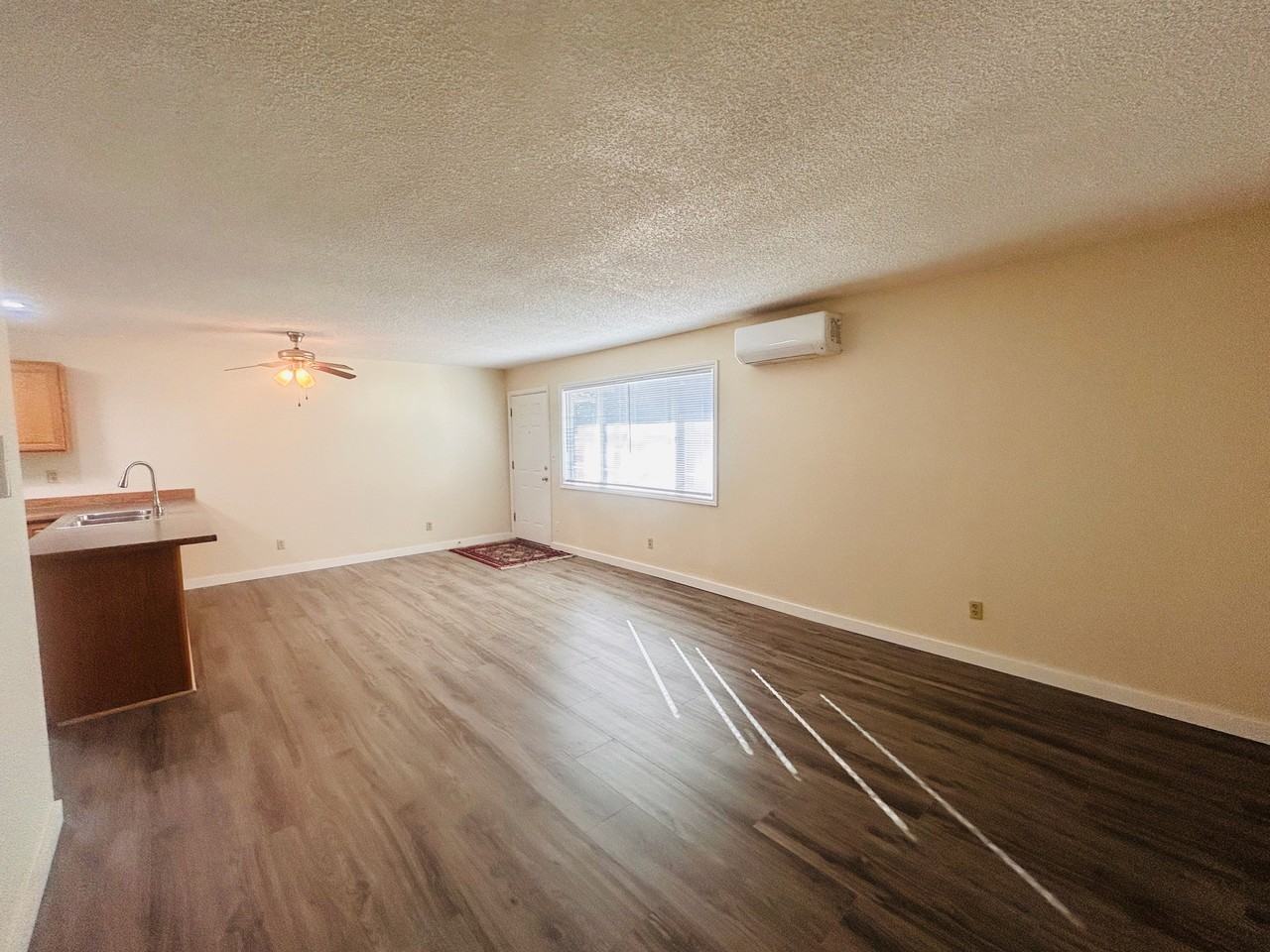 13113 SE Division St. - Photo 5 of 26