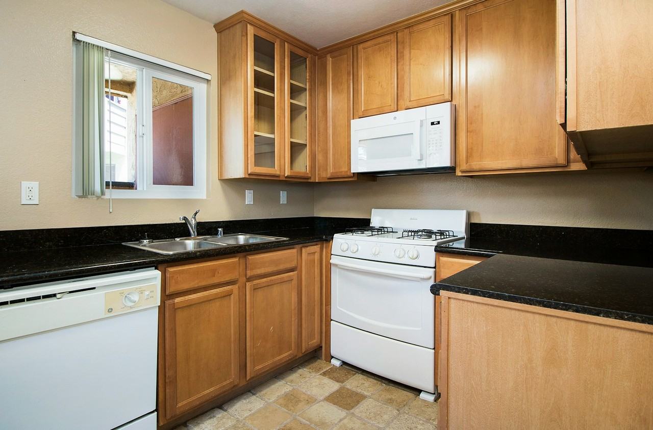 518 Calle Montecito, Unit 99 - Photo 4 of 19