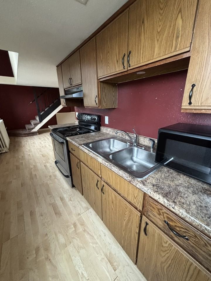 313 North 3rd Avenue East - Photo 2 of 14