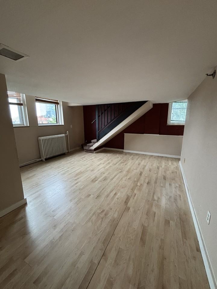 313 North 3rd Avenue East - Photo 3 of 14