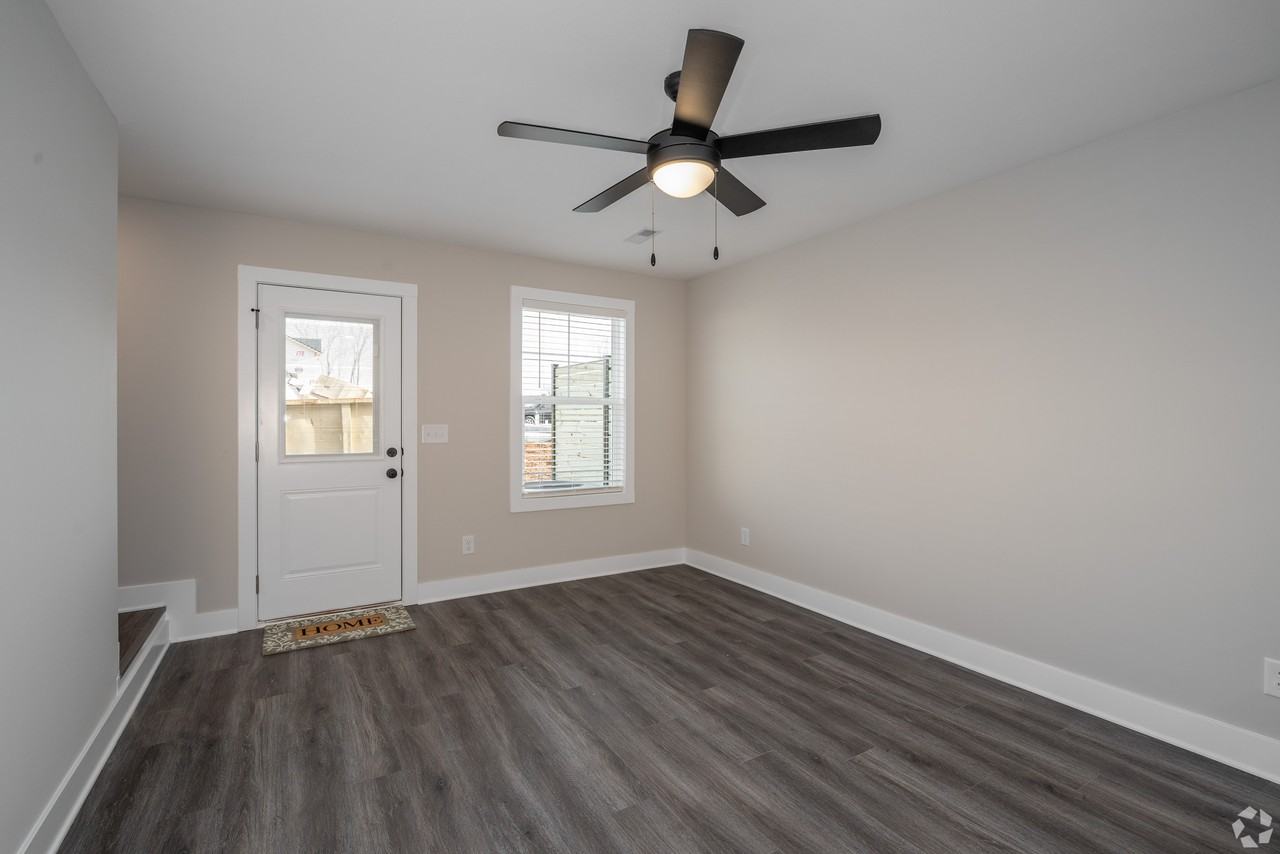 1003 Lafayette Rd. - Photo 3 of 22