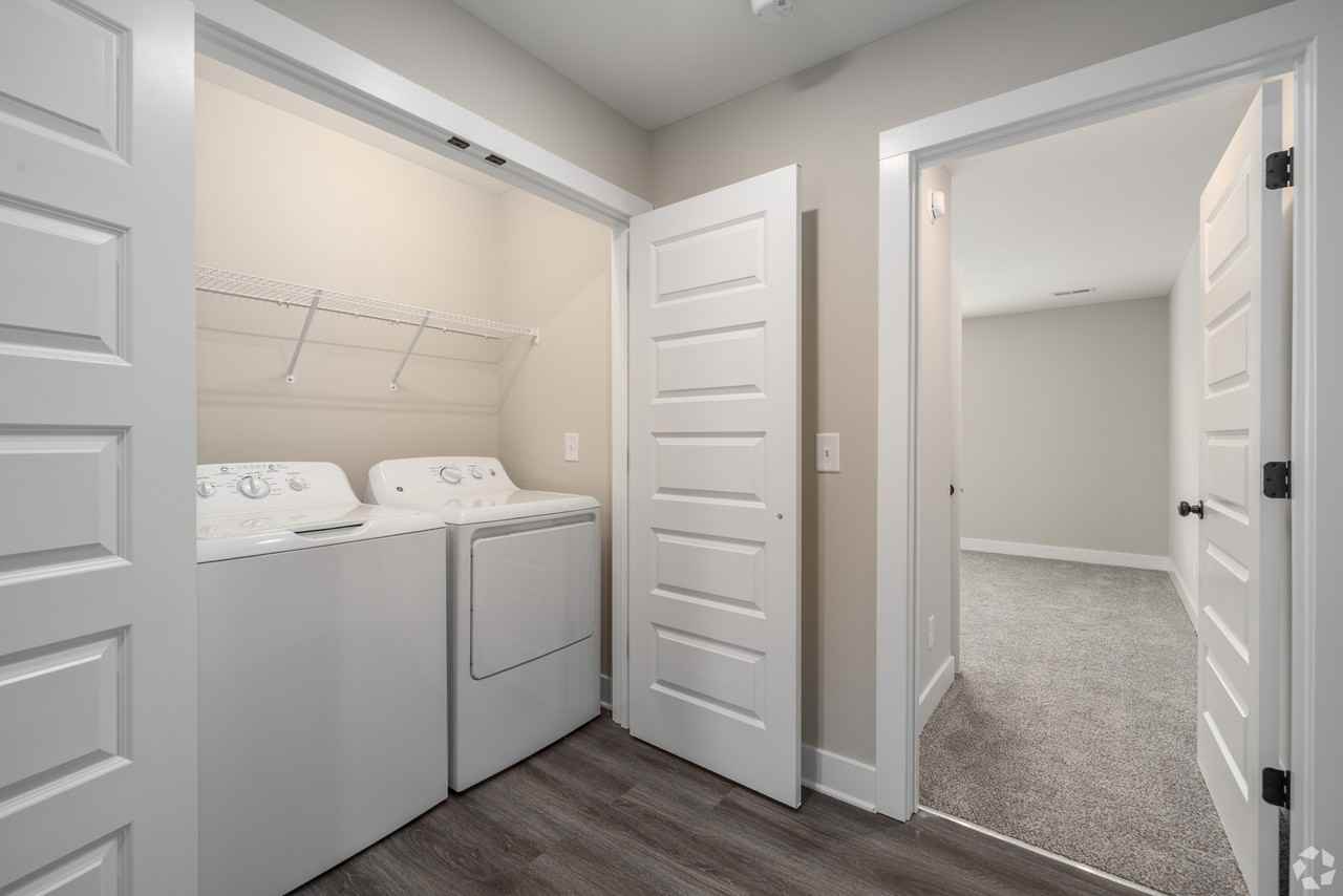 1003 Lafayette Rd. - Photo 6 of 22