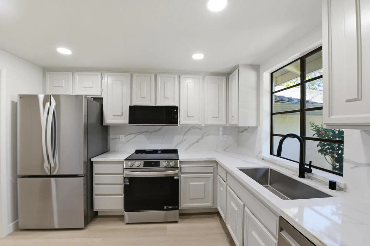 5555 Cribari Cir - Photo 2 of 18