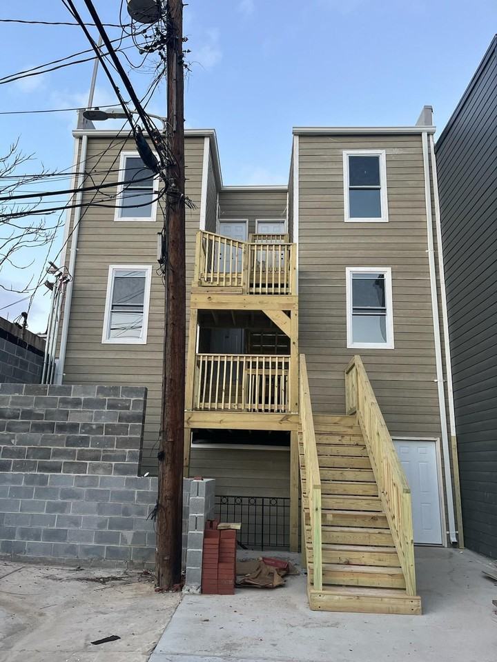 4015 Eastern Avenue - Photo 7 of 9