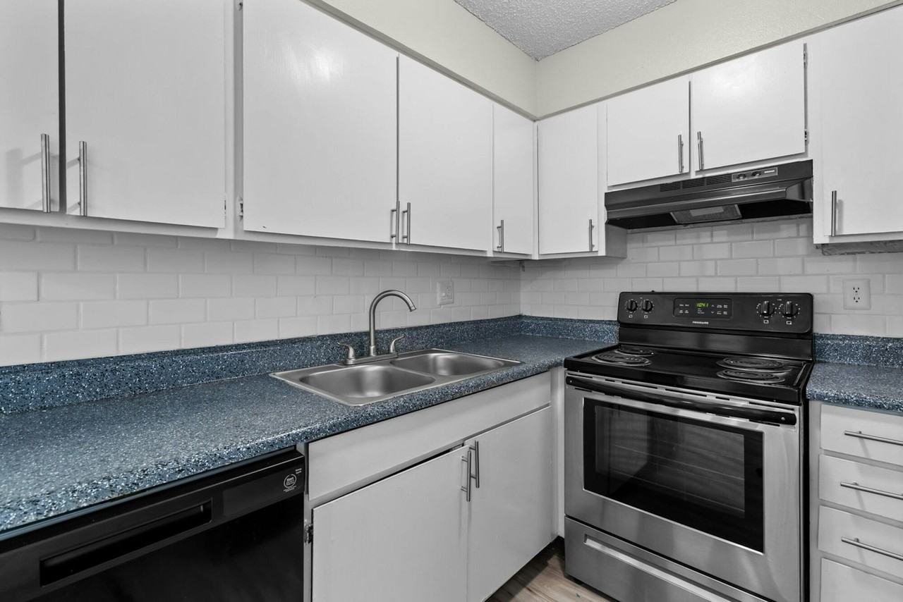 614 Gilmer Rd, Unit 222 - Photo 3 of 13