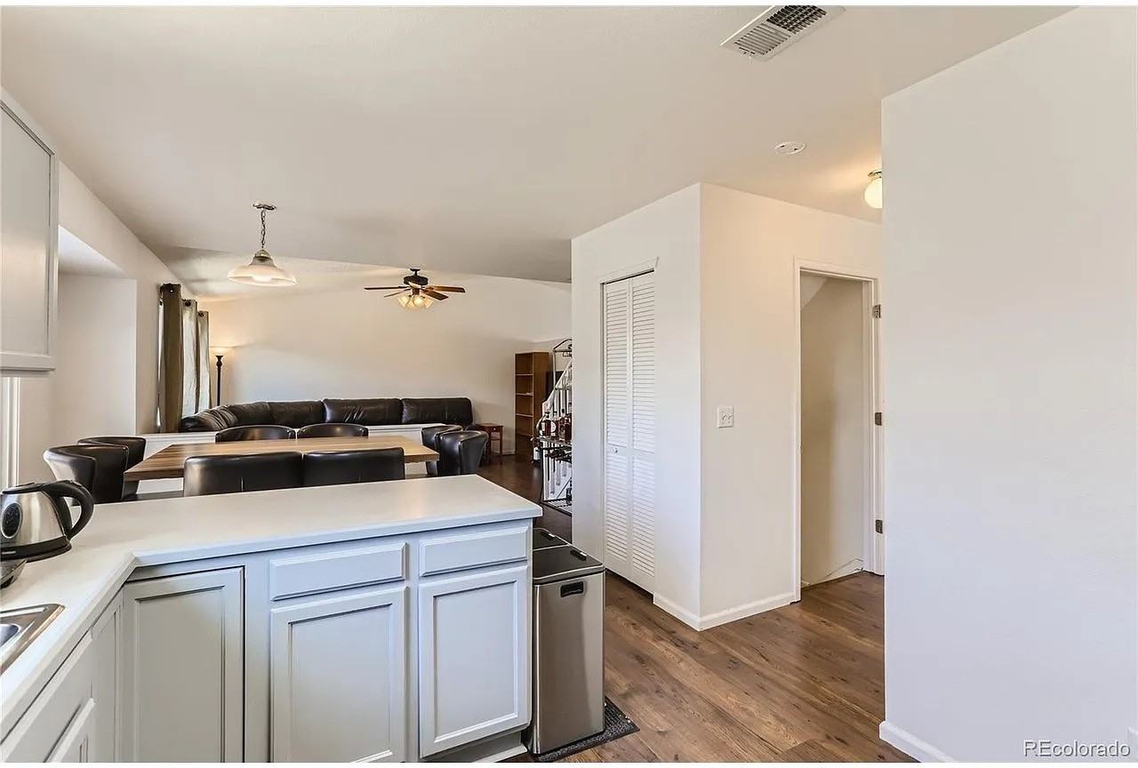 267 Benton St - Photo 6 of 14