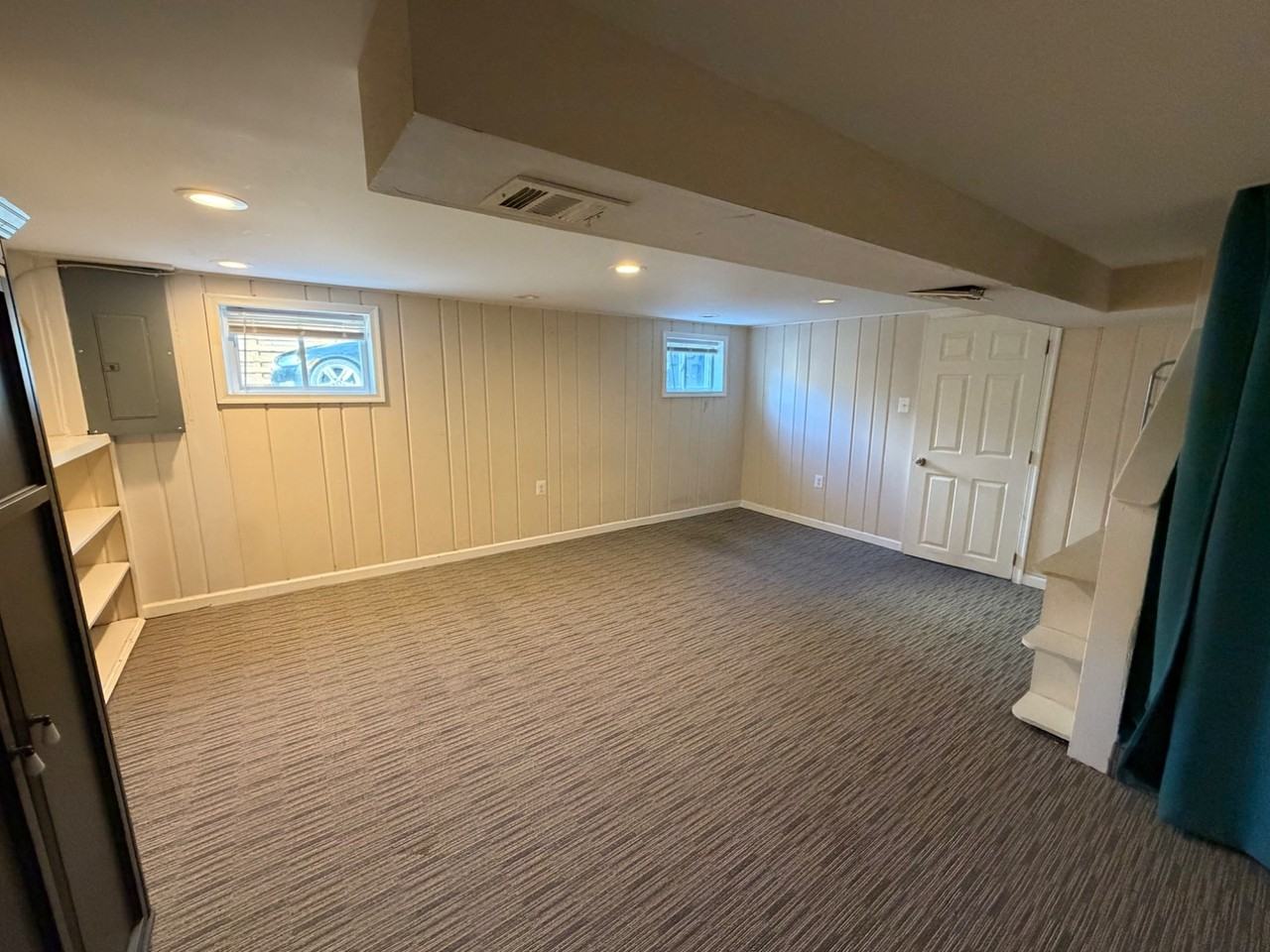 5831 Mount Vernon Dr - Photo 3 of 11