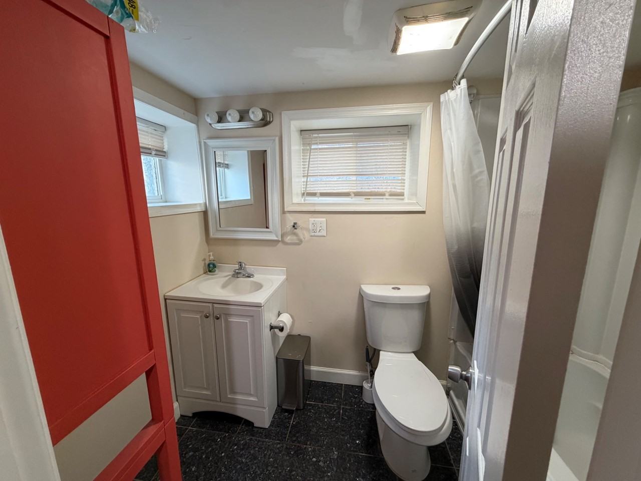 5831 Mount Vernon Dr - Photo 5 of 11