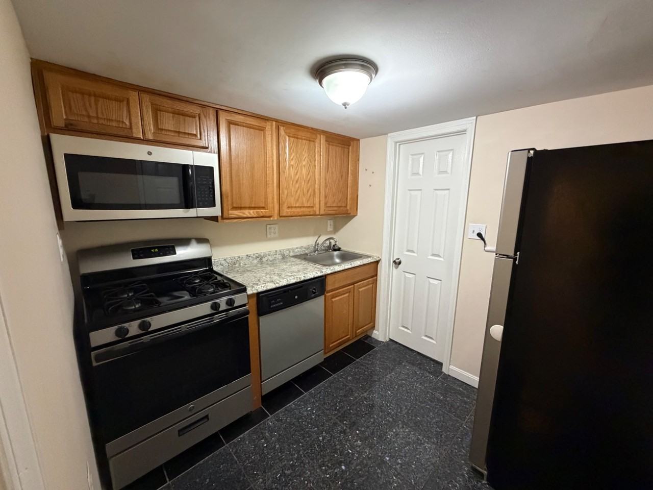 5831 Mount Vernon Dr - Photo 6 of 11