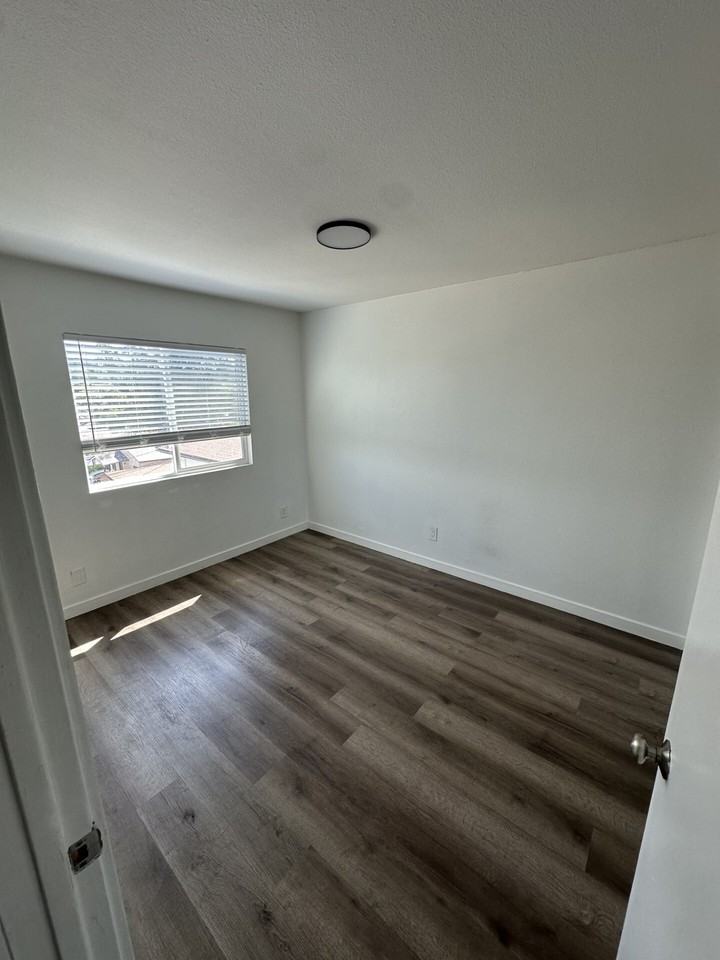 3755 Locke Ave. - Photo 5 of 12