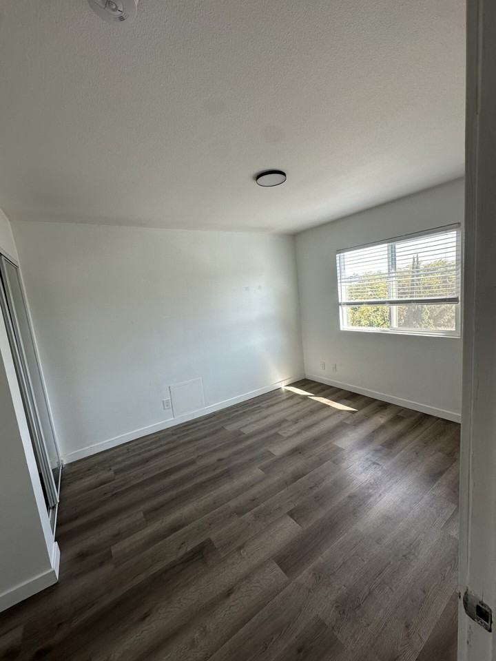 3755 Locke Ave. - Photo 7 of 12