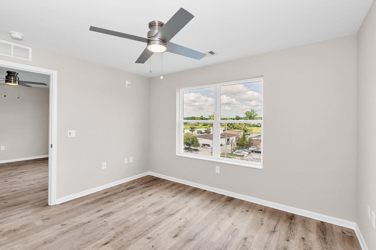Watson Pointe - Photo 3 of 13