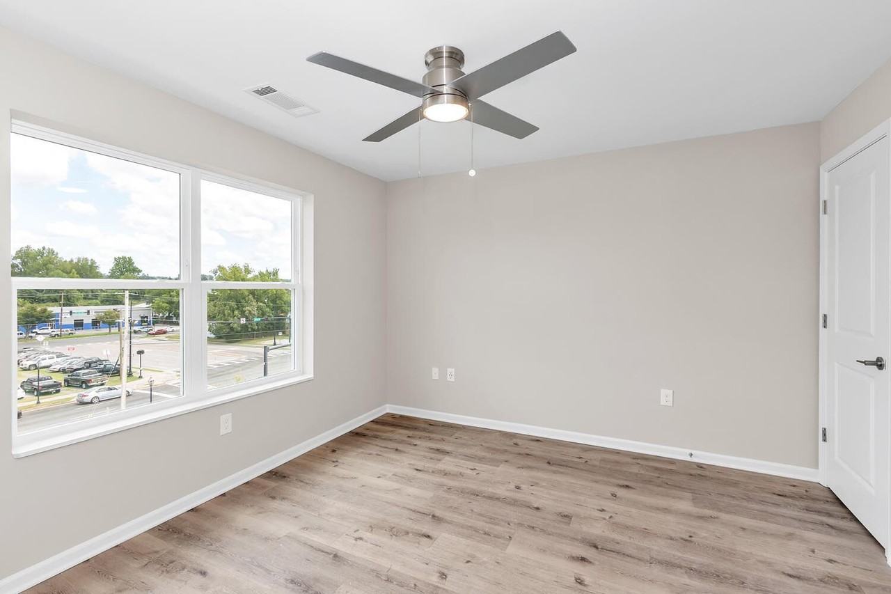 Watson Pointe - Photo 4 of 13